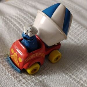 Vintage 1982 Cookie Monster Cookie Mixer Toy